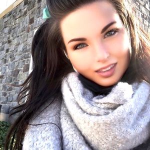 Meet your Posher, Mallory